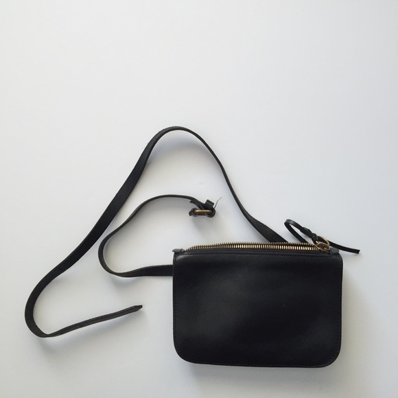 Madewell Handbags - Madewell The Simple Pouch Belt Bag/Fanny Pack